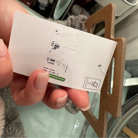 Pale pink and grey Valentine's Day hat and scarf set - Picture 7 of 7